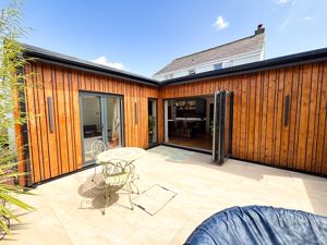 Photo 25- click for photo gallery